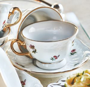 white-gold-red floral ceramic dinnerware set